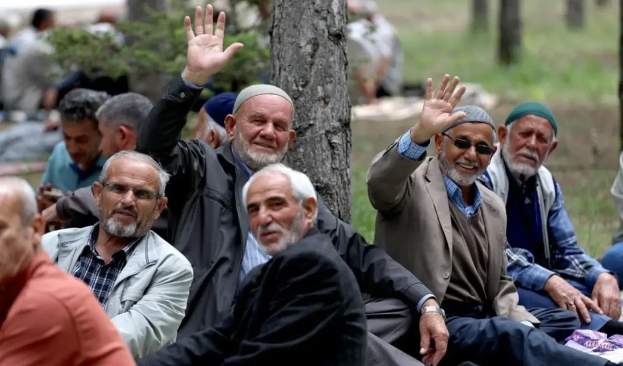 Emeklilere Bayram İkramiyesi Zammı: SSK, Bağ-Kur ve Emekli Sandığı Ödemeleri Ne Kadar Artacak?