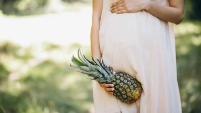 Hamilelikte Ananas Tüketimi: Gebelik Döneminde Ananas Yemek Güvenli mi?